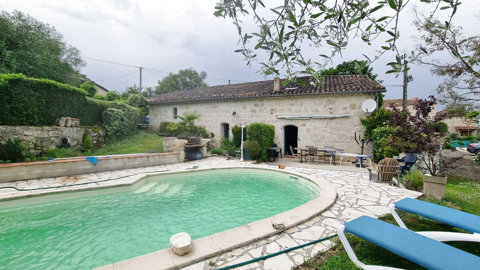 Ancienne grange convertie en Habitation dans un hameau paisible avec belle vue