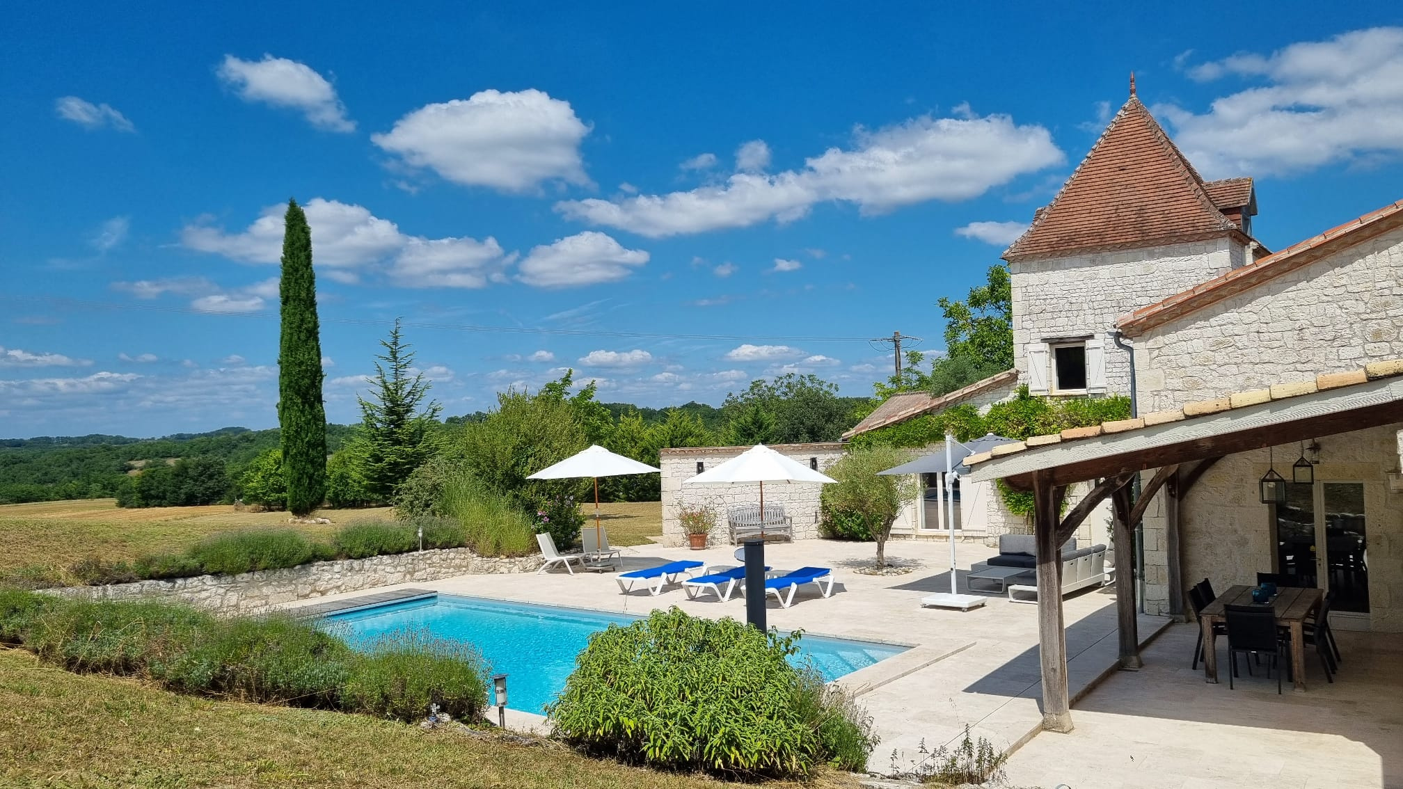 Superbe maison en pierre dans le Quercy à proximité d'un hameau