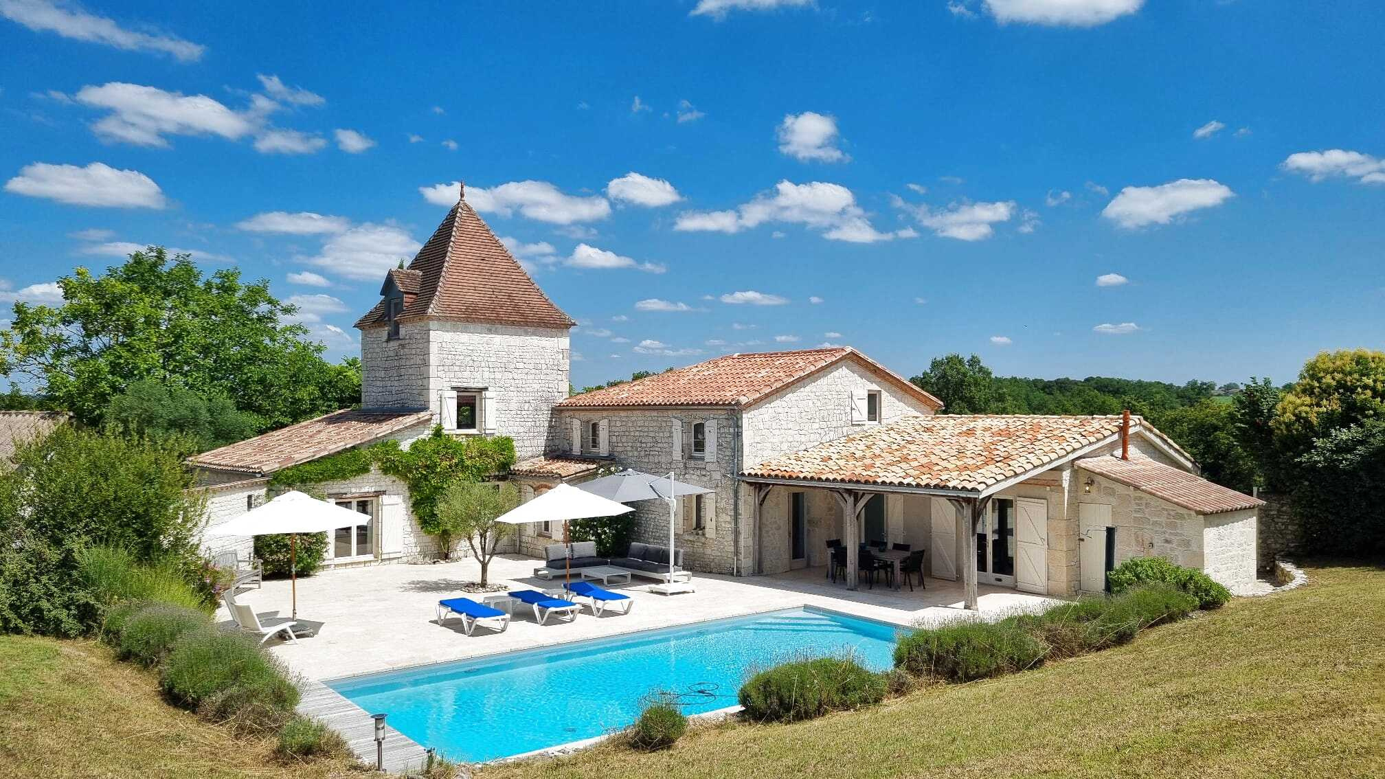 Superbe maison en pierre dans le Quercy à proximité d'un hameau