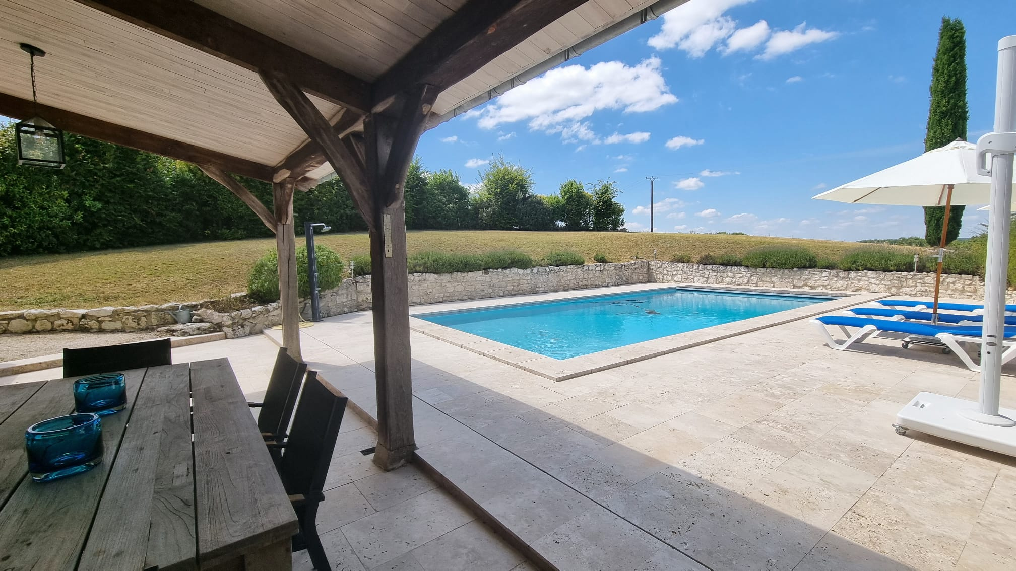 Superbe maison en pierre dans le Quercy à proximité d'un hameau