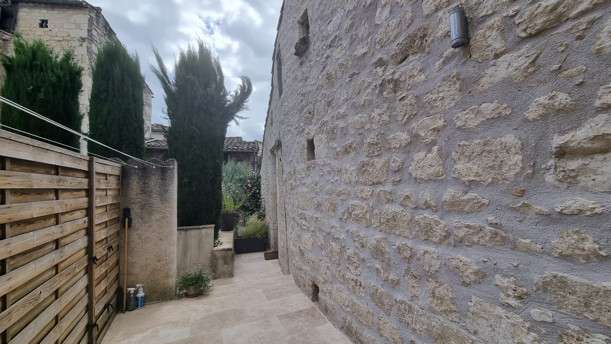 Magnifique Propriété  au Cœur d'un  village emblématique et d’histoire dans le Quercy Blanc