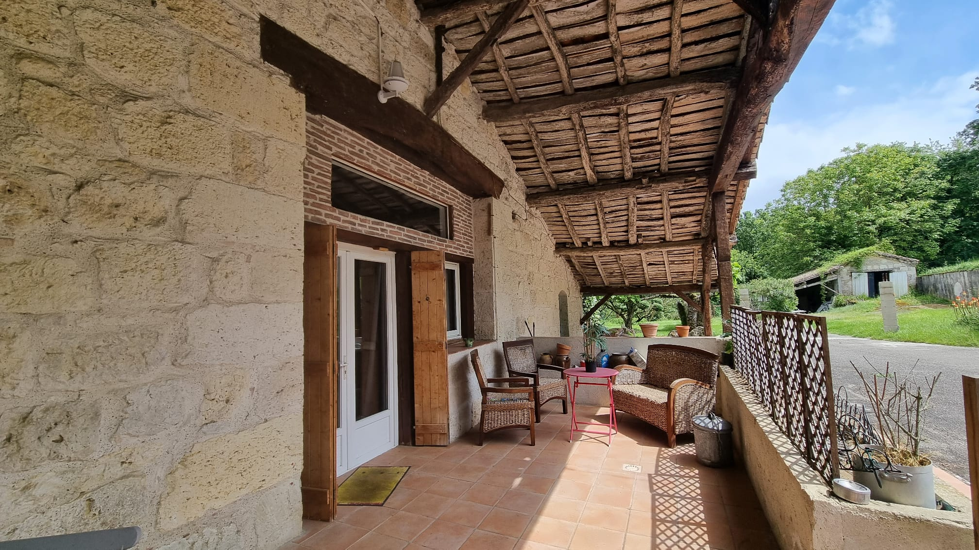 Ancienne grange convertie en Habitation dans un hameau paisible avec belle vue