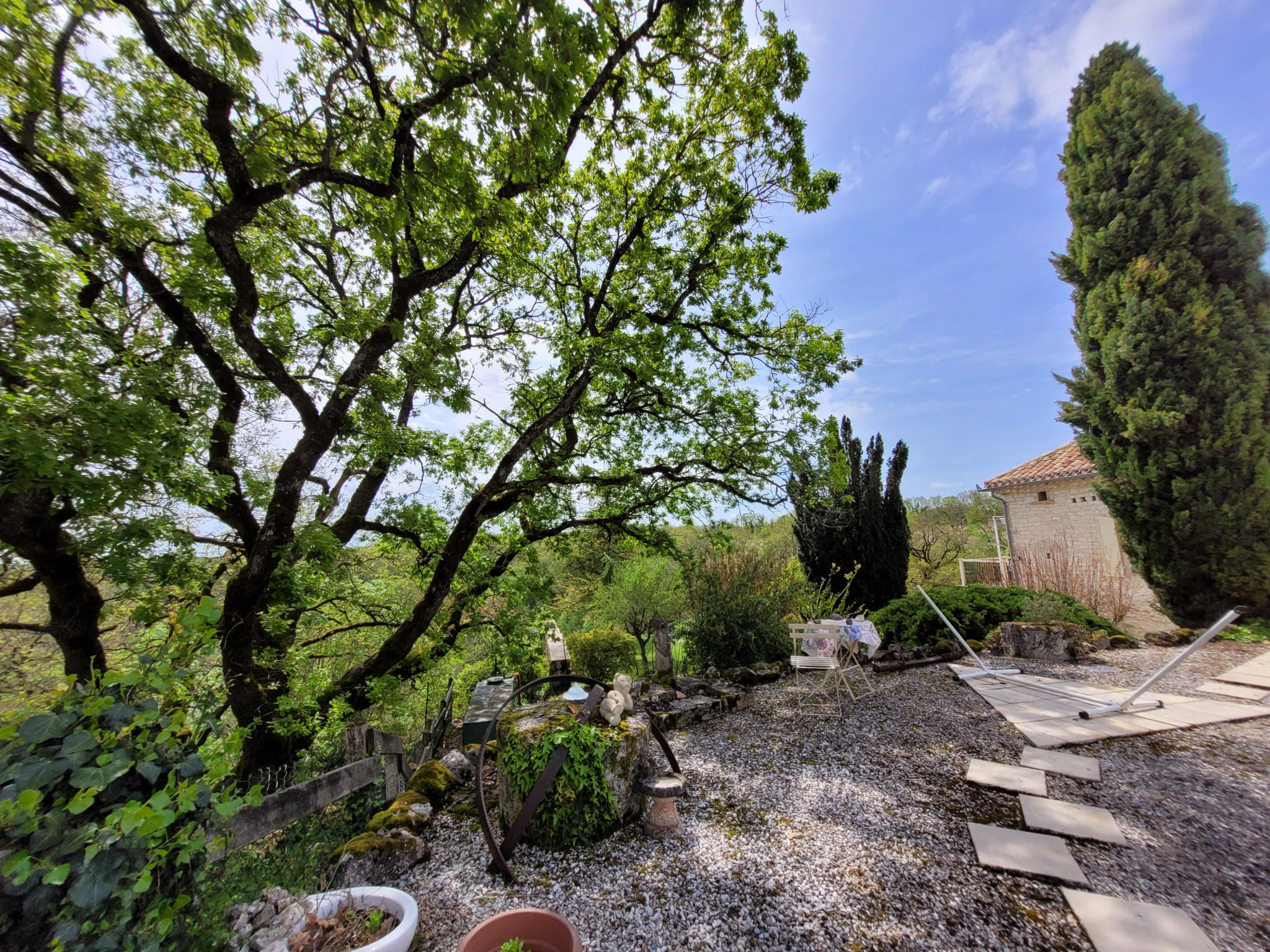 Charmante propriété remplie d'histoire sur les hauteurs  d'un hameau du Quercy