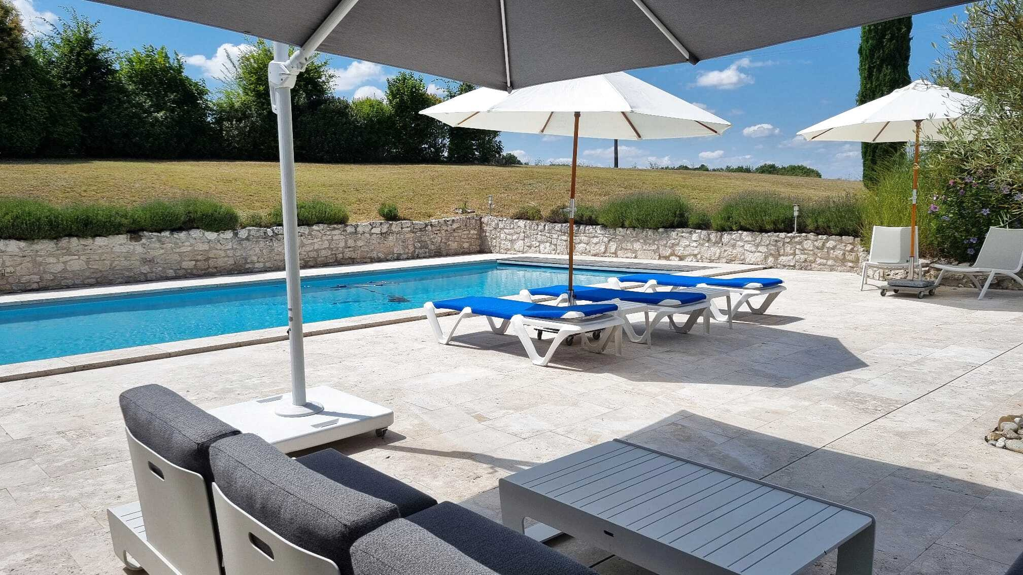 Superbe maison en pierre dans le Quercy à proximité d'un hameau