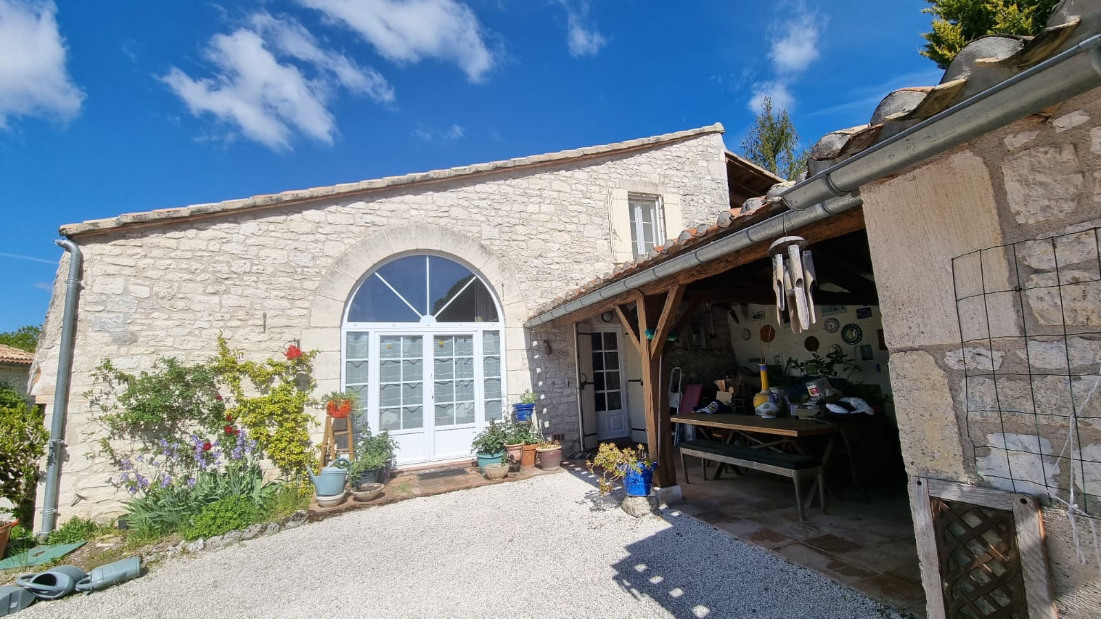 Charmante propriété remplie d'histoire sur les hauteurs  d'un hameau du Quercy