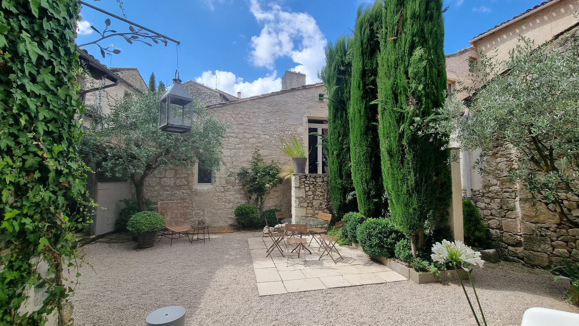 Magnifique Propriété  au Cœur d'un  village emblématique et d’histoire dans le Quercy Blanc