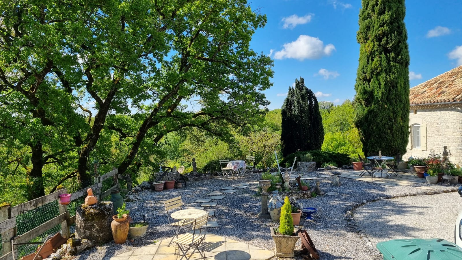 Charmante propriété remplie d'histoire sur les hauteurs  d'un hameau du Quercy