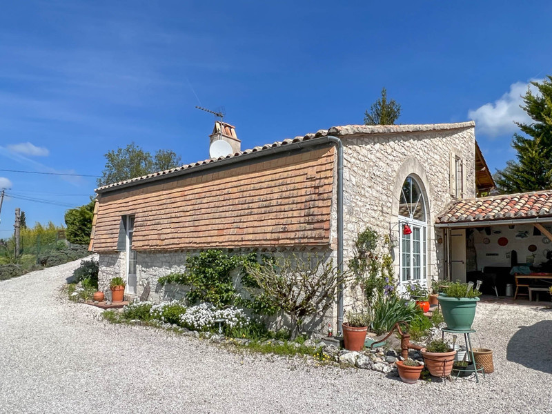 Charmante propriété remplie d'histoire sur les hauteurs  d'un hameau du Quercy