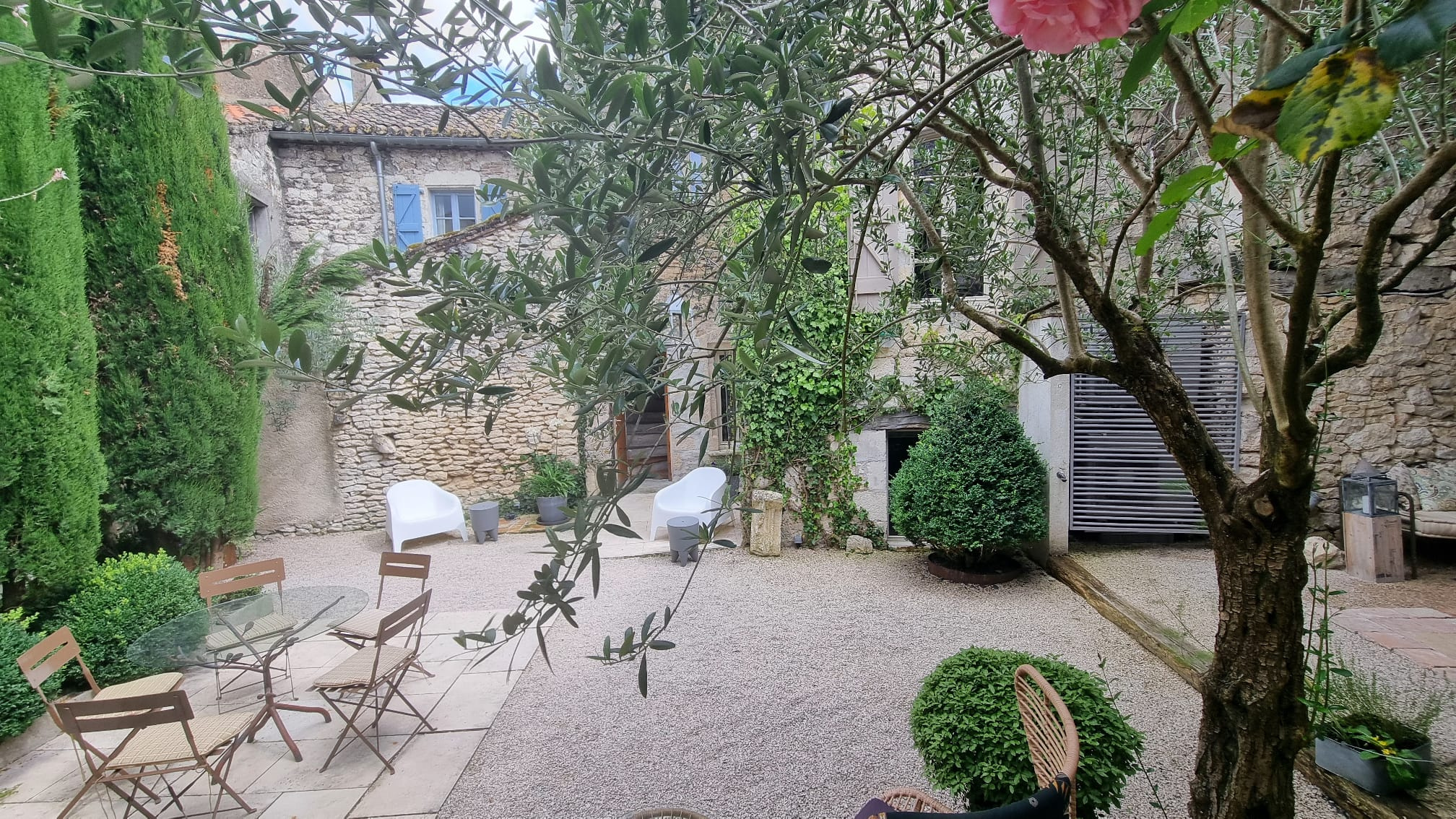 Magnifique Propriété  au Cœur d'un  village emblématique et d’histoire dans le Quercy Blanc