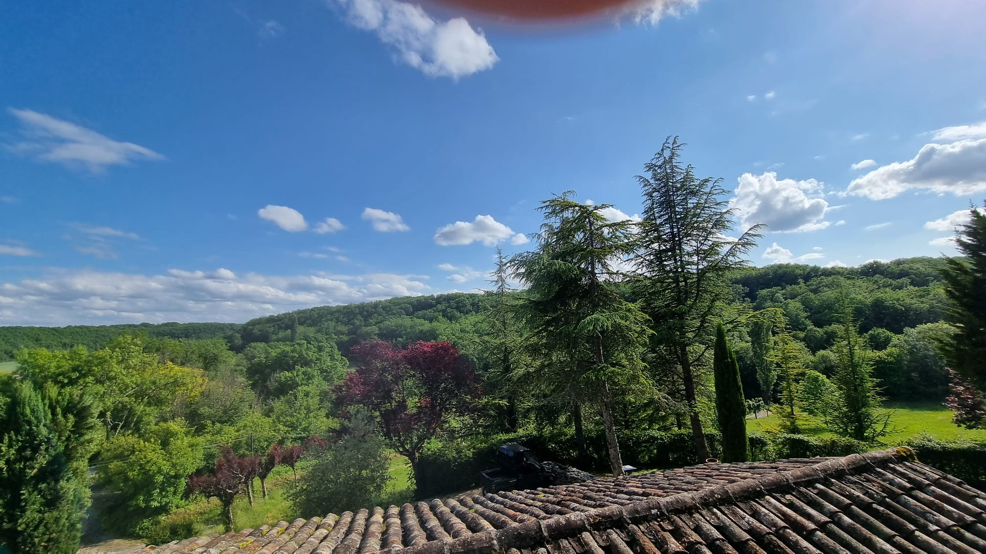 Charmante maison du Quercy nichée dans un joli hameau avec près de 15 ha de terrain