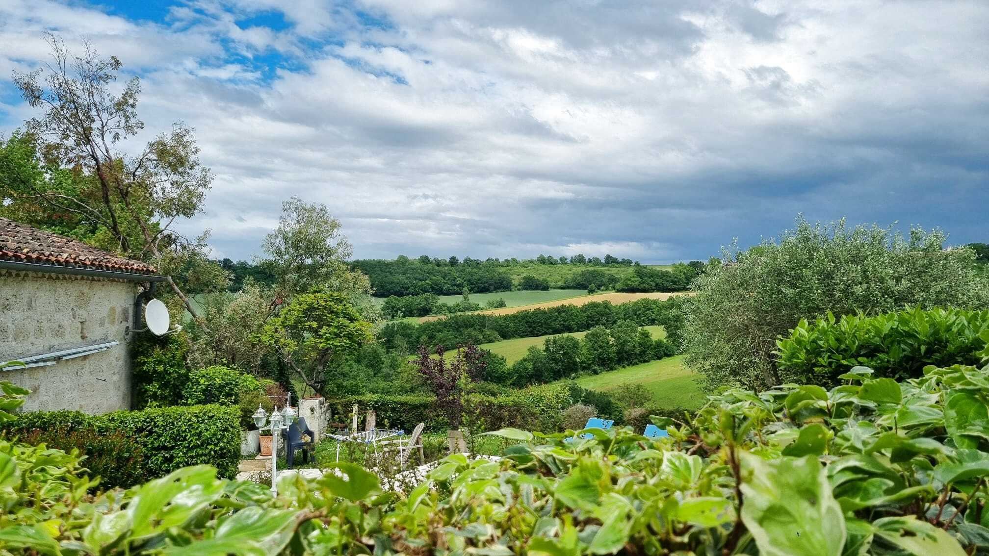 Ancienne grange convertie en Habitation dans un hameau paisible avec belle vue