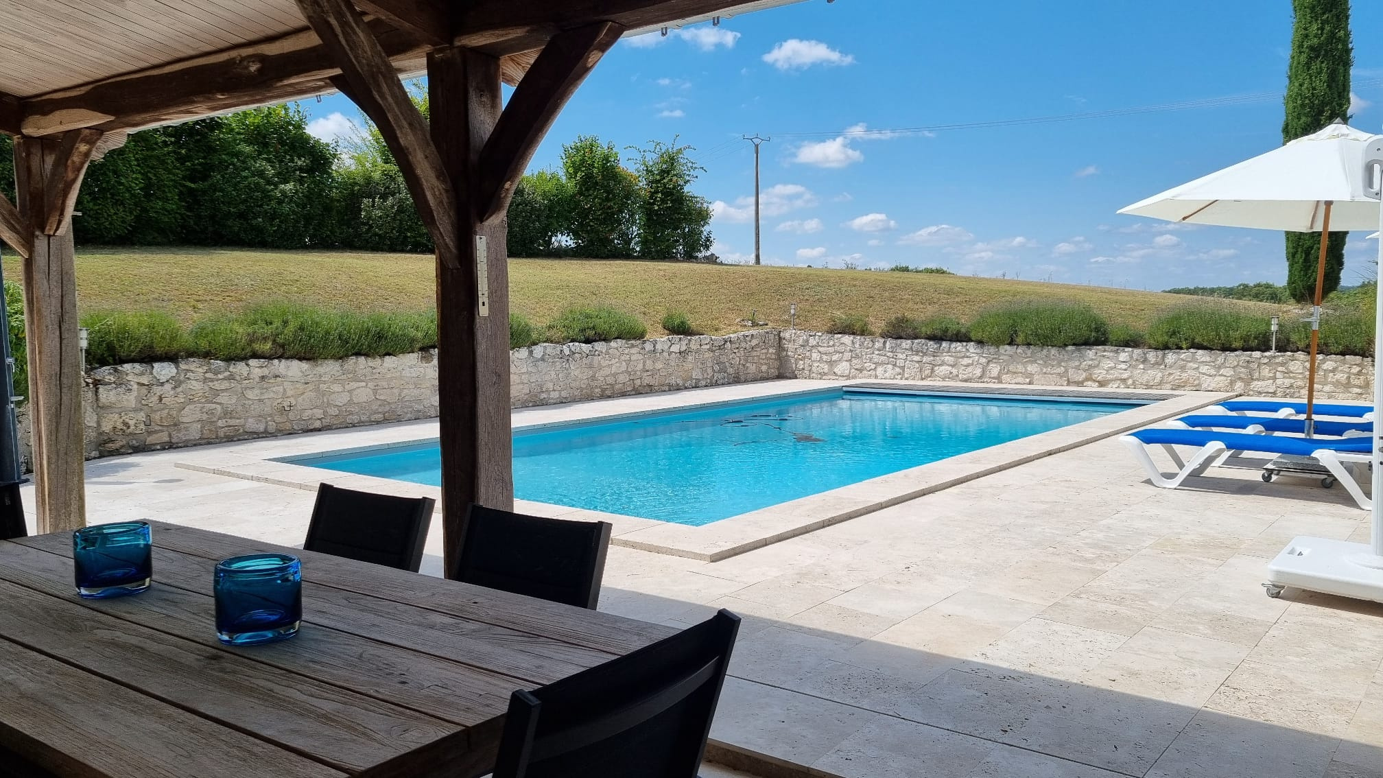 Superbe maison en pierre dans le Quercy à proximité d'un hameau