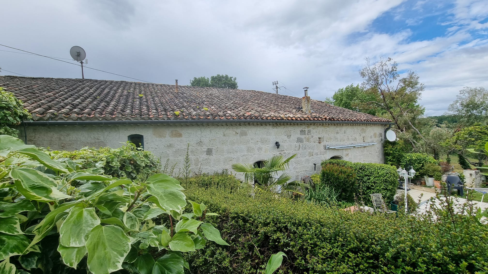 Ancienne grange convertie en Habitation dans un hameau paisible avec belle vue